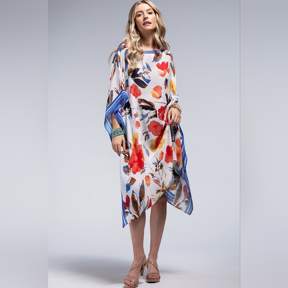 Scattered Flower Petal Print Kimono w/ Kaftan Features - Lightweight - NEW !!! - Picture 2 of 6